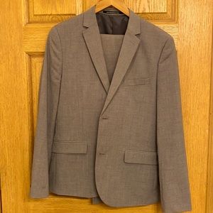 H&M 40R slim fit suit with 32/30 slim pant.